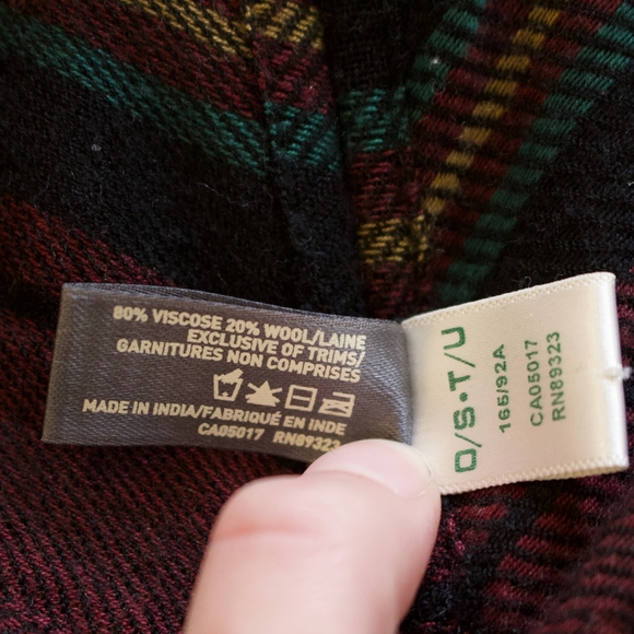 Roots | Black Red Cardigan Wool Stripes - Picture 6 of 6